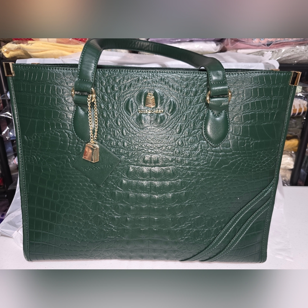 Tote&Carry Green Croc-Embossed Tote Bag  NWOT
